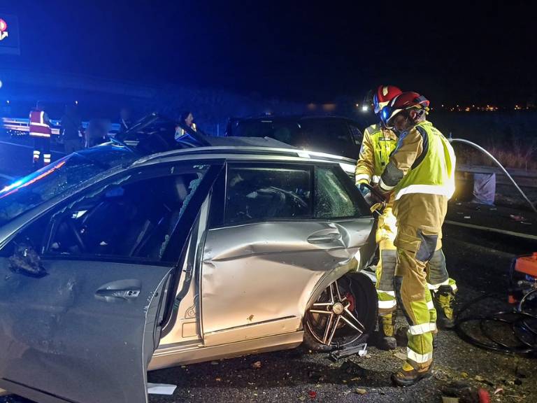 El incidente fue reportado a las 23:55 horas del jueves en el kilómetro 456 de la autopista del Mediterráneo, según informó el CICU.