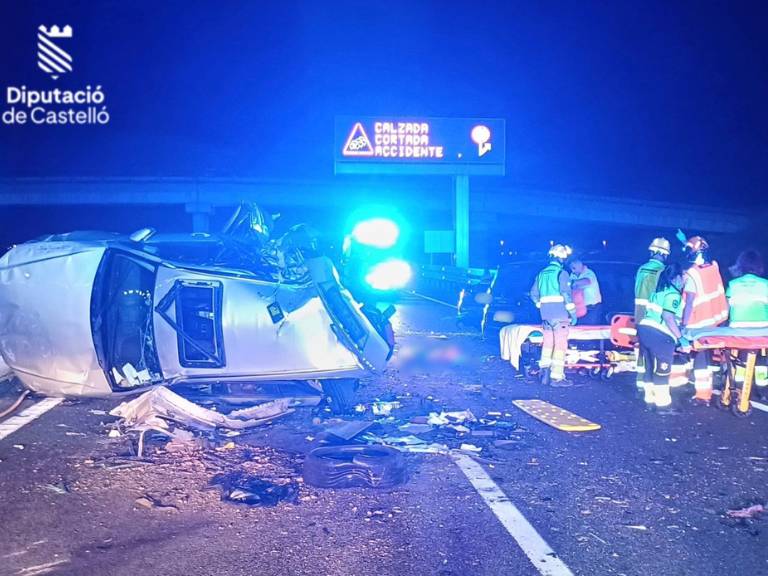 El incidente fue reportado a las 23:55 horas del jueves en el kilómetro 456 de la autopista del Mediterráneo, según informó el CICU.