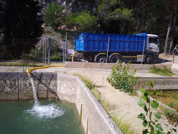 Un pueblo de Castellón celebra la llegada de 114.000 litros de agua