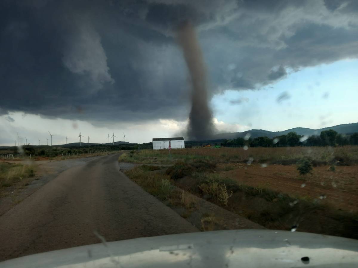 Un tornado sorprende a los vecinos de la Villa del Toro