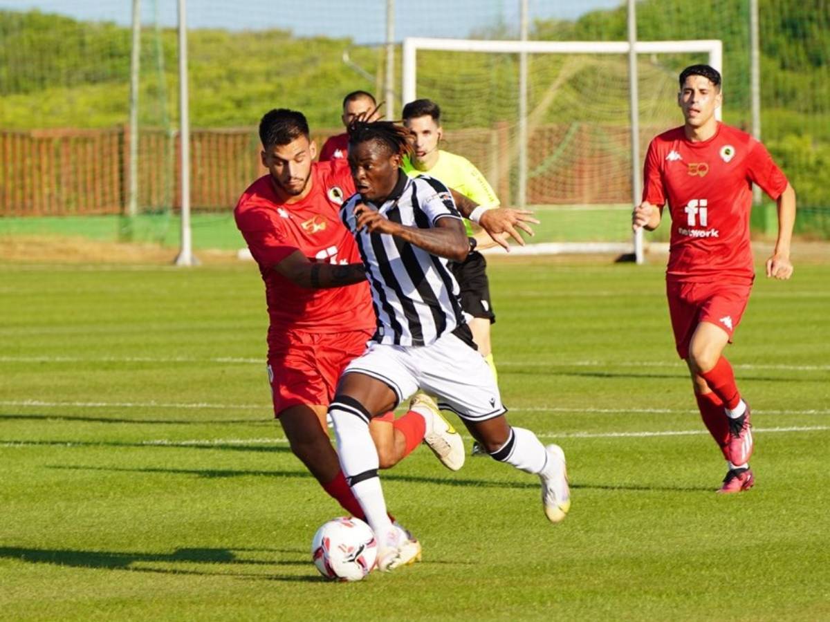 El Castellón se cobra otra víctima en pretemporada con una ajustada victoria en El Saler ante el Hércules y con los goles de Suero, De Miguel y Brian Cipenga (3-4).