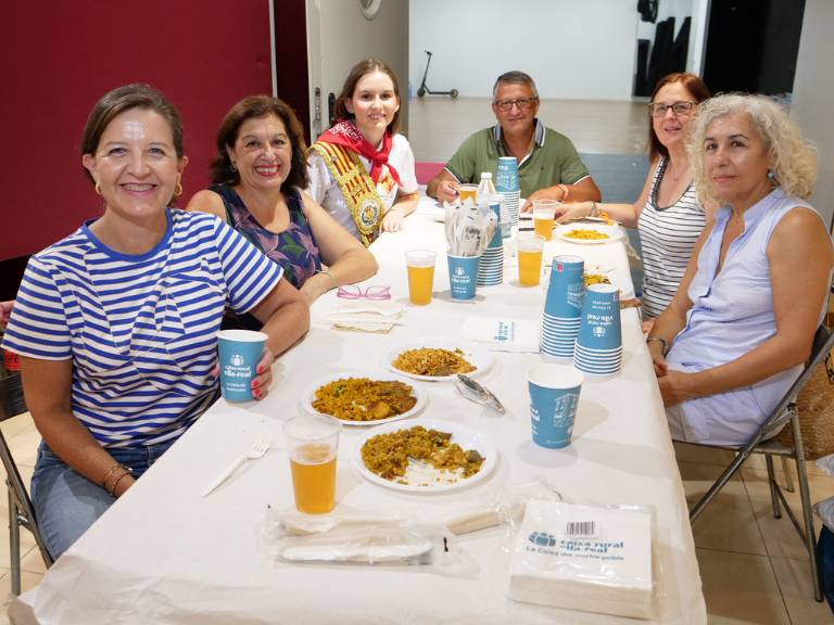 Vila-real sigue consolidando sus fiestas como una de las celebraciones más vibrantes y participativas de la comarca, donde la gastronomía, la convivencia y la tradición se dan la mano.