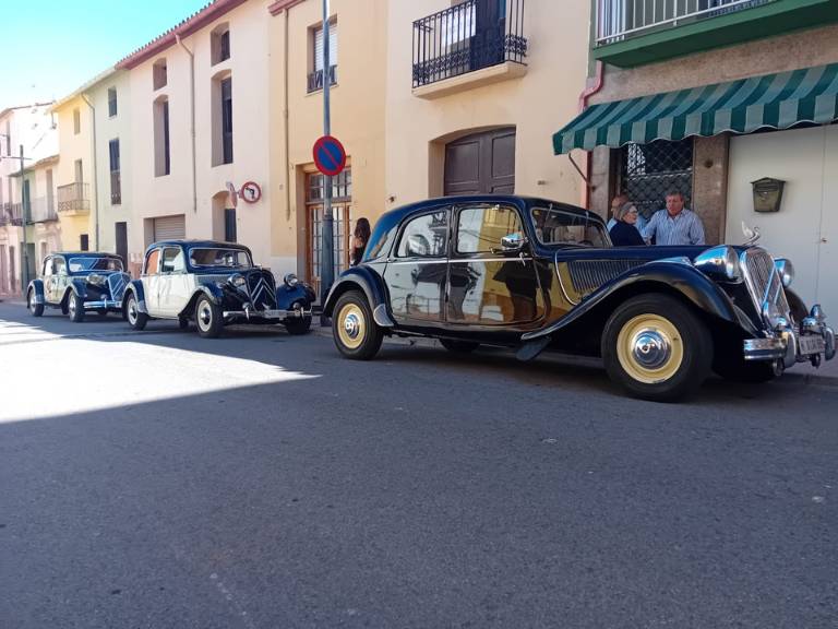 La localidad recibe con entusiasmo el inicio de la muestra, atrayendo a un gran número de visitantes que se preparan para explorar este fin de semana la variada oferta de los 70 stands.