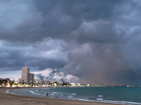 Alerta naranja en Castellón a la espera de posibles lluvias torrenciales