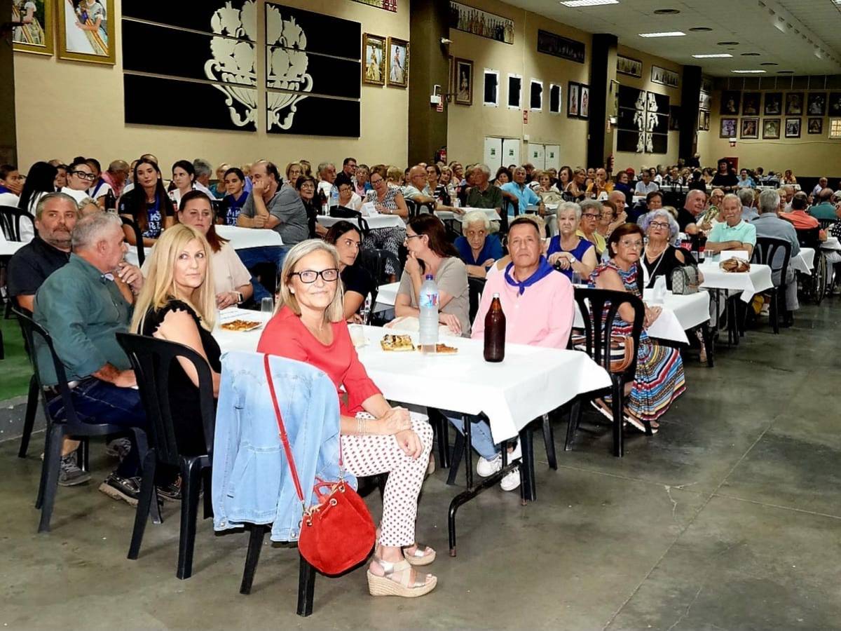 Baile y merienda para la tercera edad en las Fiestas de la Misericordia de Burriana