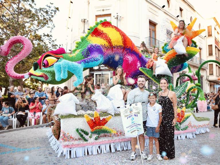 La fiesta de Interés Turístico Provincial pone el broche de oro, junto al espectacular castillo de fuegos artificiales, a los festejos en honor a la Virgen de la Misericordia.