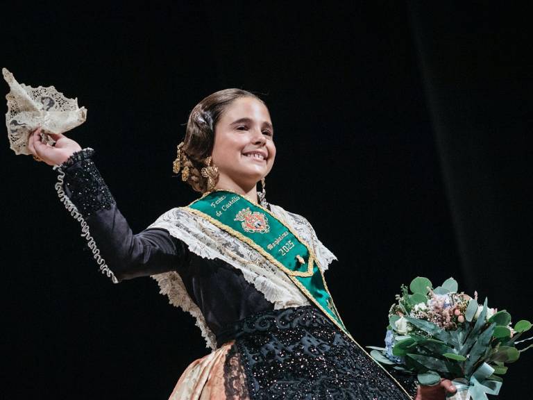 Las Damas de la Ciudad Infantiles y las Madrinas de las 19 Gaiatas han sido distinguidas con sus respectivas bandas acreditativas así como también han sido presentados los respectivos presidentes infantiles de las Gaiatas