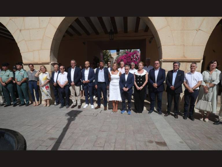 También se llevaron a cabo concentraciones en el Palau de la Generalitat y en diferentes localidades de la Comunitat Valenciana.