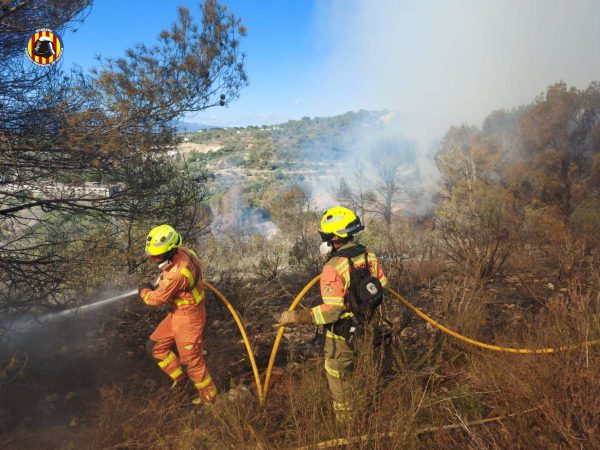 Declarado un incendio forestal en Simat de la Valldigna