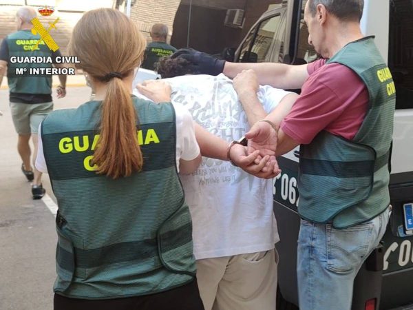 Robo en Almassora: Tres hombres arrestados y una mujer bajo investigación