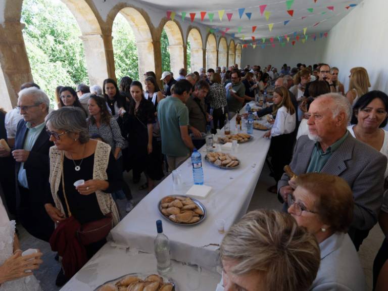 A lo largo de la jornada, se repartieron más de 9.500 pasteles, preparados la semana anterior. Los que no se consumieron podrán adquirirse en los próximos días.