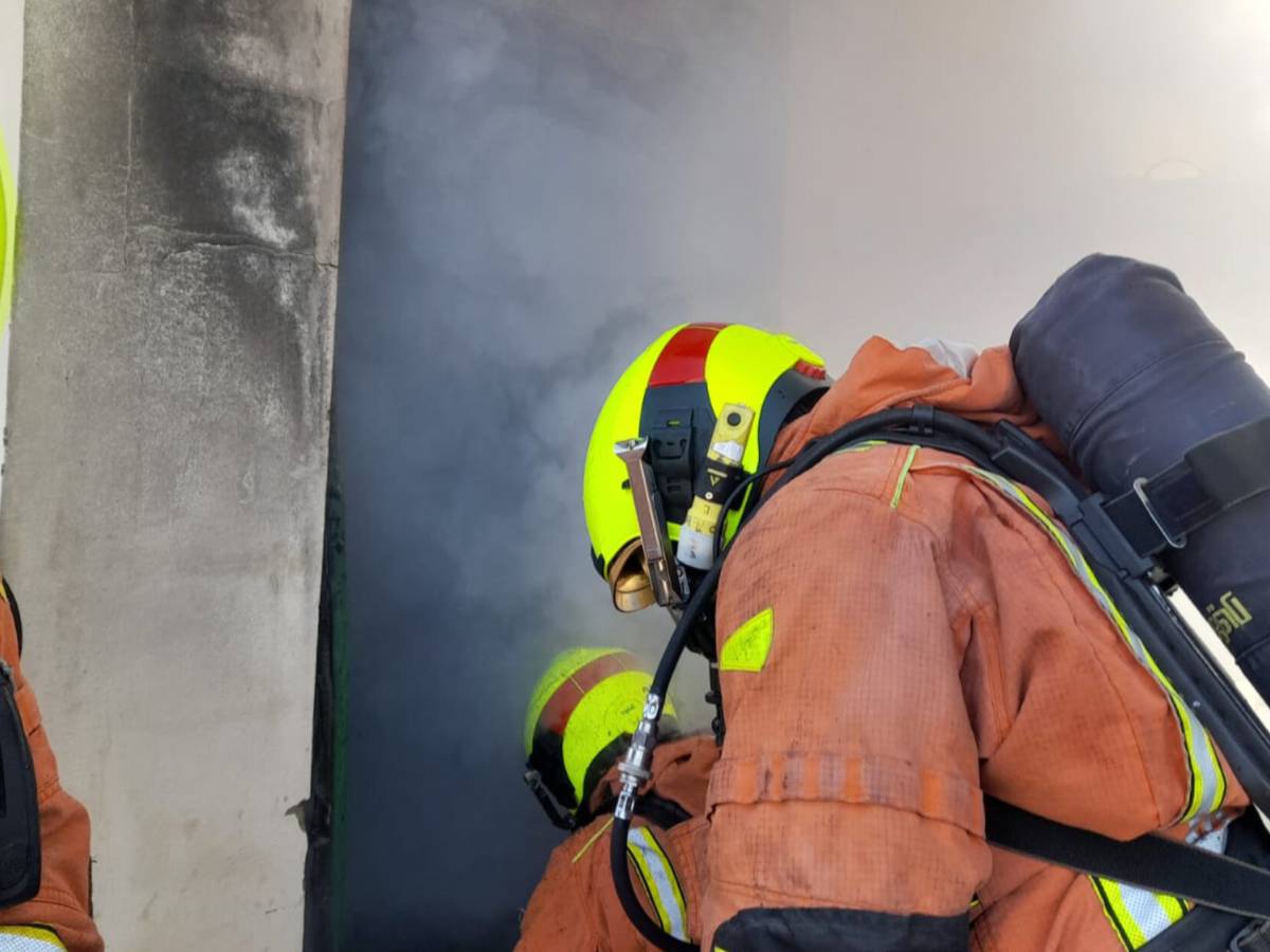 Una explosión en una pirotecnia valenciana provoca un incendio y heridos