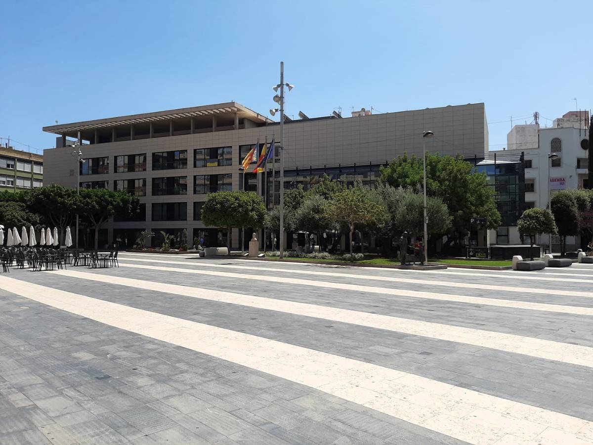 Llega la cetrería para el control de palomas en Almassora