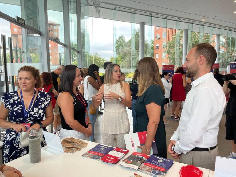 El Auditori ha acogido una maratón de entrevistas, charlas, mesas redondas y talleres enfocados a encontrar empleo.