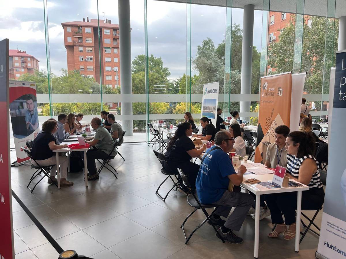 Más de 1.000 entrevistas de trabajo en el Foro de Empleo de la Vall d’Uixó