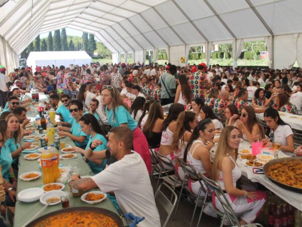 Multitudinarias Paellas del Día de la Quintas en Almenara