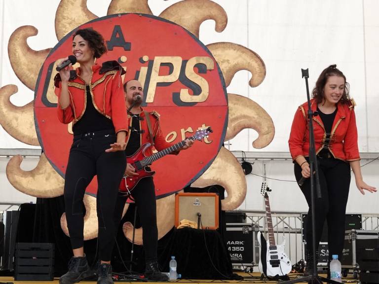 La primera edición de la trashumancia urbana y el concierto de la Glüps Band de Scura Teatre, han permitido disfrutar tanto a niños como a los adultos.