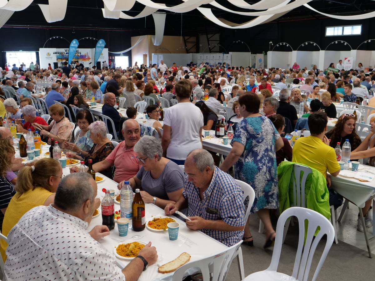 Paella monumental i ball a la Festa de la Tercera Edat de Vila-real