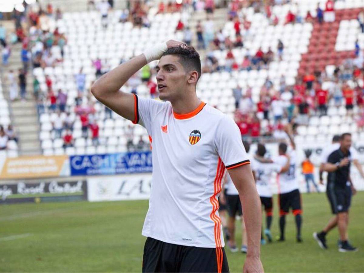 Rafa Mir se disculpa con el Valencia CF y reitera su inocencia