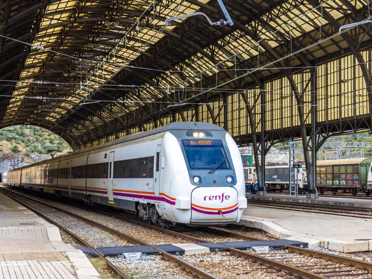 Renfe ajusta servicios de trenes Intercity por obras en el Corredor Mediterráneo