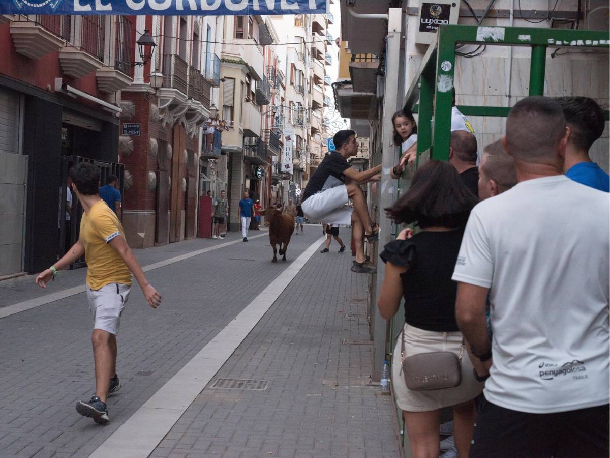 El alcalde de Vila-real desmiente el bulo sobre la muerte del menor herido en ‘los bous embolats’