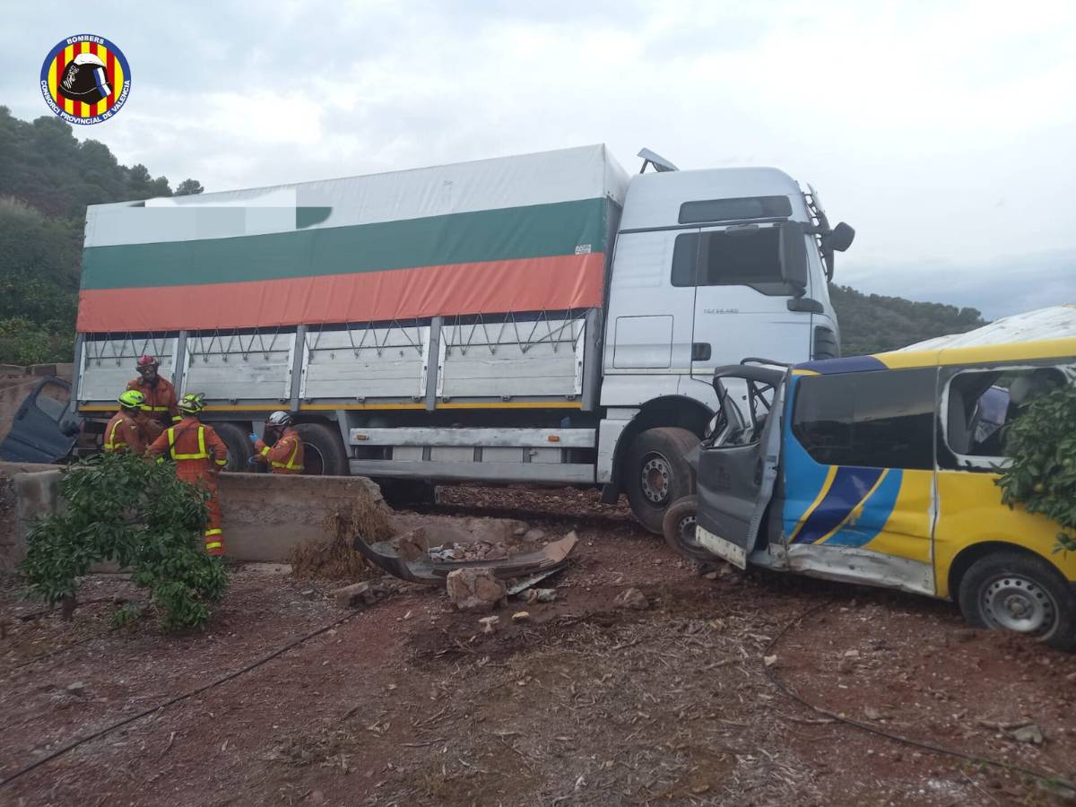 Tres de los heridos en el accidente de Benifairó continúan ingresados