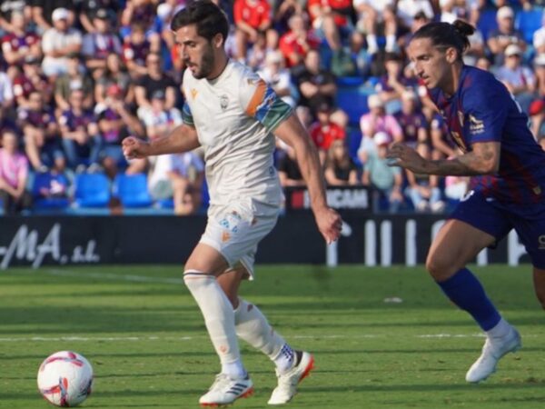 El CD Castellón se mete en puestos de play-offs tras ganar al Eldense