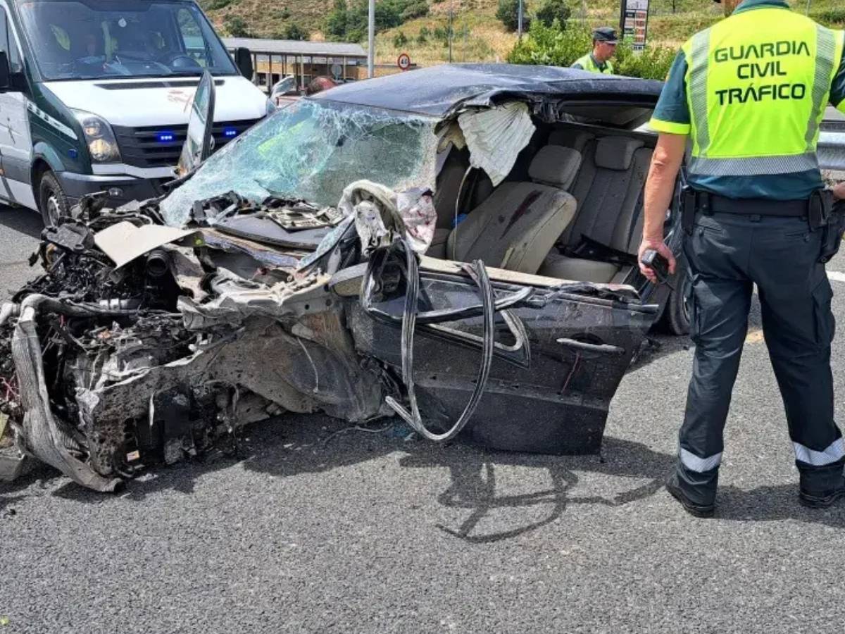 Accidente múltiple causa retenciones de varios kilómetros en la V-30 de Valencia