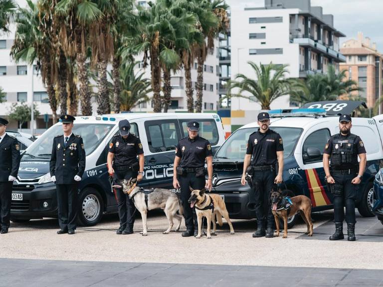 Durante la celebración se impusieron 12 condecoraciones, 11 a Policías Nacionales y dos a personal ajeno a la Policía Nacional.