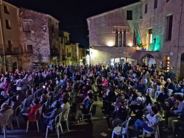 Cabanes recorda a Estellés amb la lectura dels seus poemes