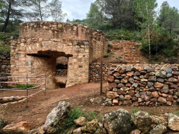 Castellnovo fortalece su patrimonio con la restauración del Horno de Cal