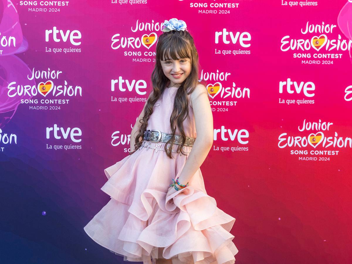 Chloe DelaRosa presenta «Como La Lola» para Eurovisión Junior 2024