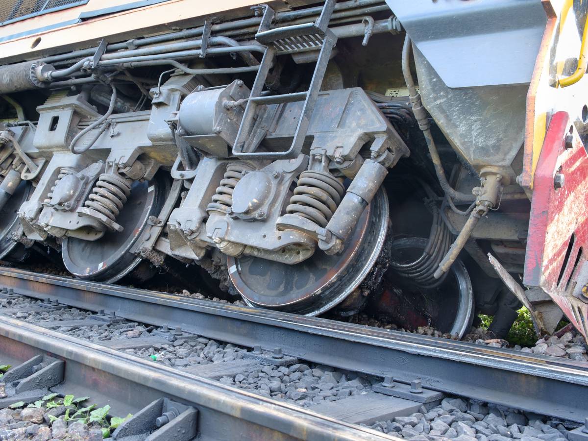 Descarrila un tren de cercanías en Donostia