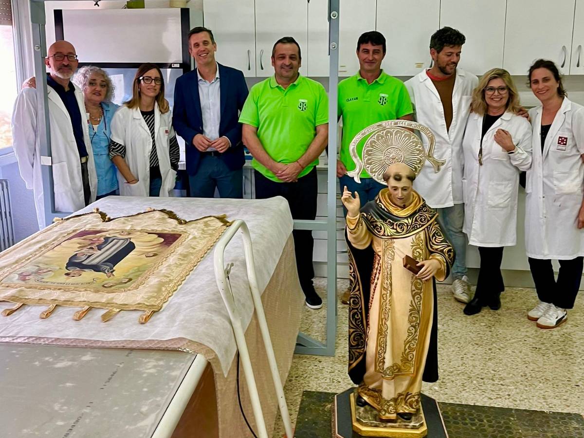 Nules recibe el guion e imagen de San Vicente restaurados