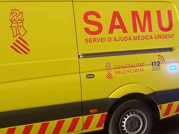 Dos hombres de Morella sufren un accidente de tráfico con una ambulancia