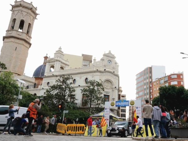 El II Rallye Ciudad de Burriana reúne vehículos clásicos y aficionados