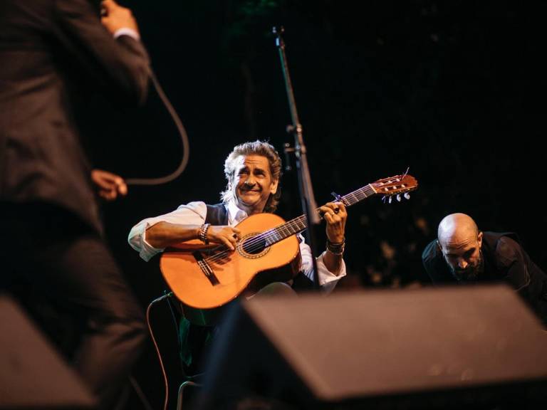 Este sábado, artistas como Al Lío, Michel el Cigalita, Paradita Flamenca, La Rubia de Antequera, Beni Cai, y Lucas Carmona junto a Alba Molina, llenarán de arte la Plaza Huerto Sogueros.