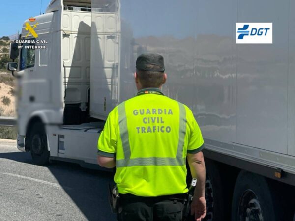 Interceptado camionero en la A-7 multiplicando por 7 la tasa de alcohol