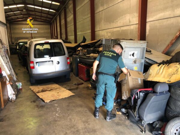 La Guardia Civil detecta varios talleres mecánicos ilegales en Burriana y Vall d’Uixó