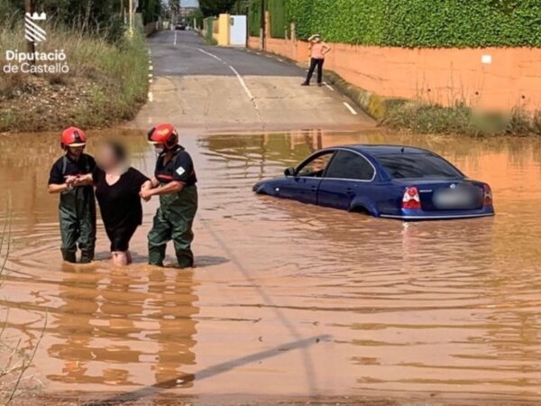 Los bomberos actúan en rescates y achiques en la provincia de Castellón