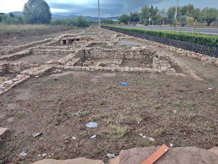 El yacimiento romano de Santa se descubrió en 2004 durante los trabajos de construcción del vial rápido que conecta l’Alcora con Sant Joan de Moró.