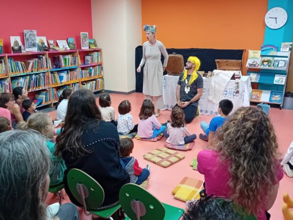 ‘Paraules d’Aire’ presenta «Coses» en el Día de las Bibliotecas de Vila-real