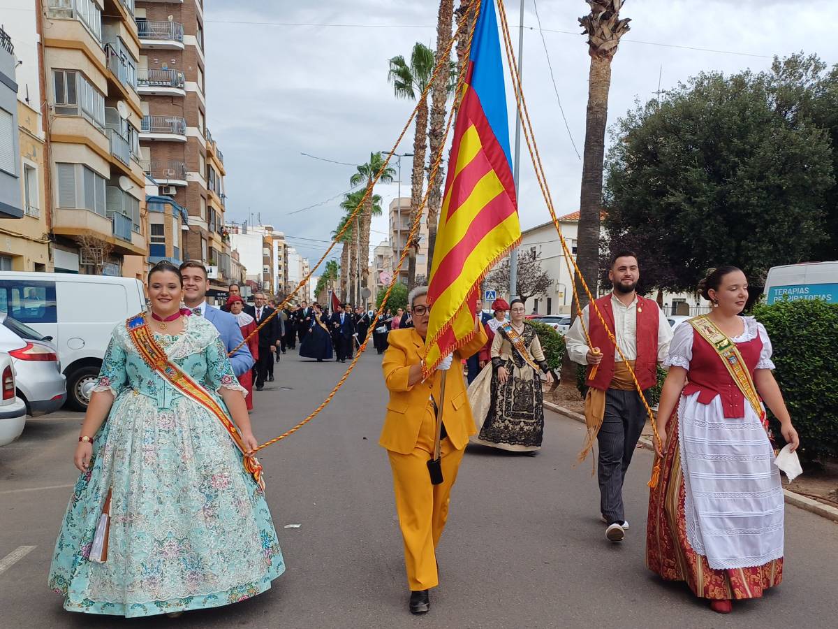 Procesión Cívica en Nules para conmemorar la festividad del 9 de Octubre