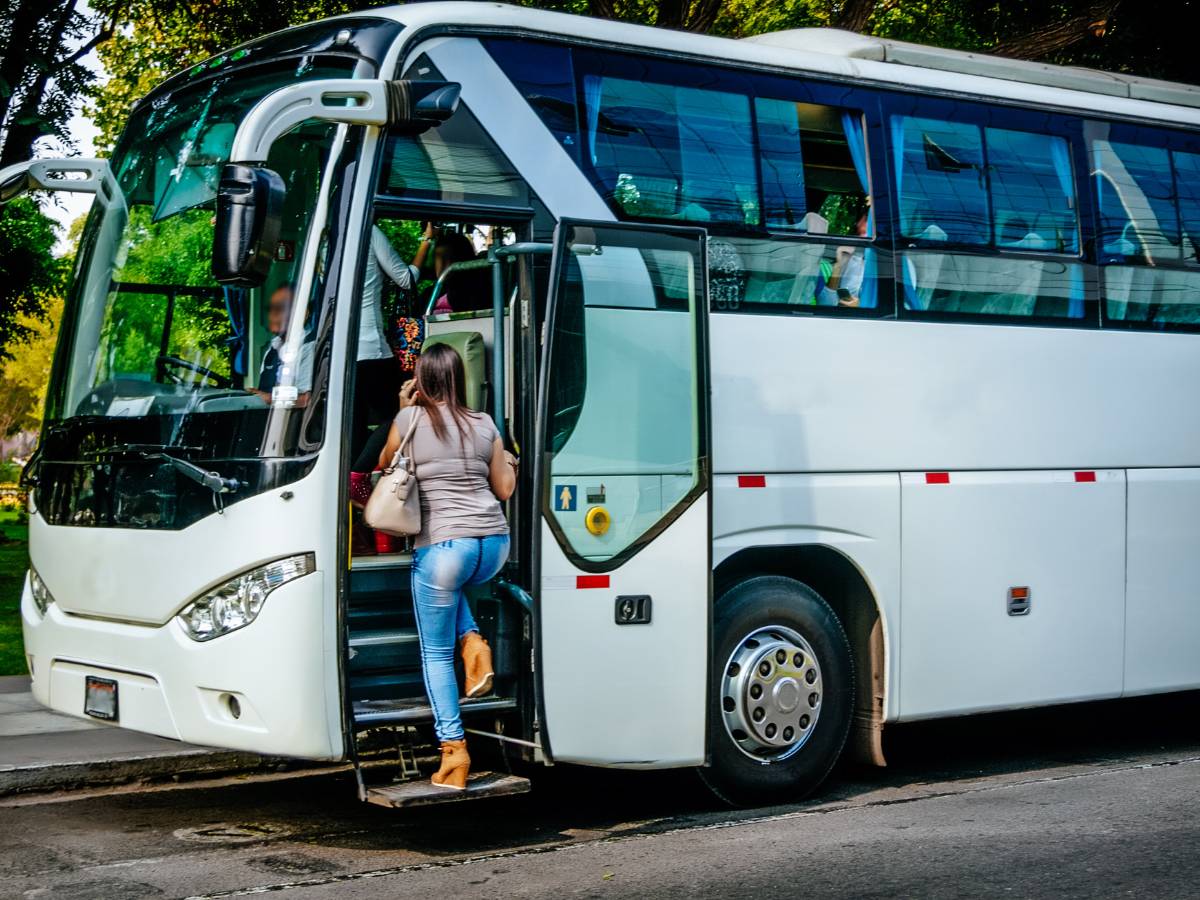 Renfe anuncia 470 circulaciones de autobús entre Castellón y Valencia para servicios AVE