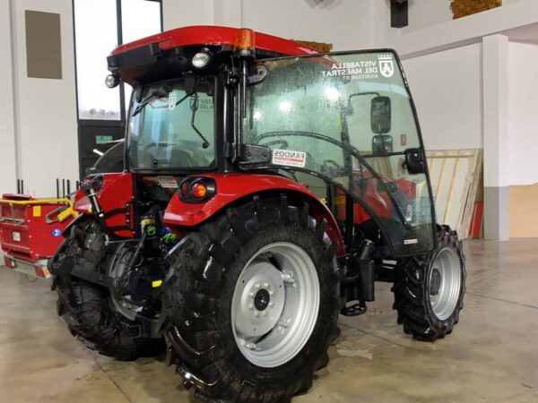 Un pueblo de Castellón ofrece los trabajos del tractor municipal