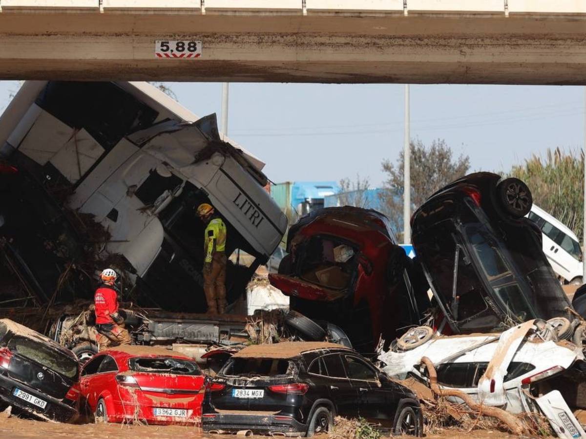 Aemet baja de Rojo a Naranja el aviso por lluvias en Valencia