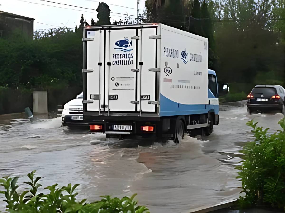 Alerta Naranja en Castellón y Valencia este domingo por lluvias y tormentas