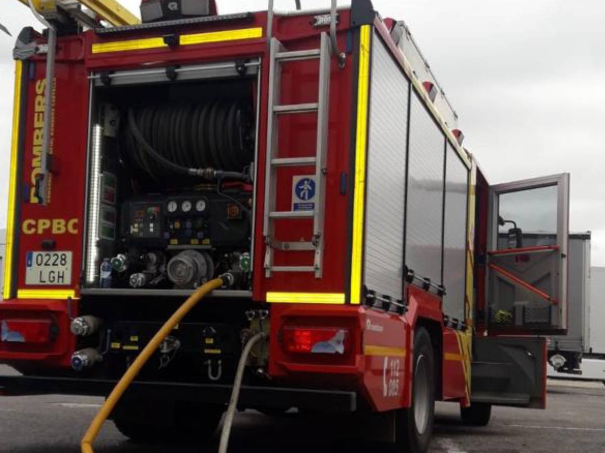 Incendio en un edificio de 8 plantas en Benicàssim