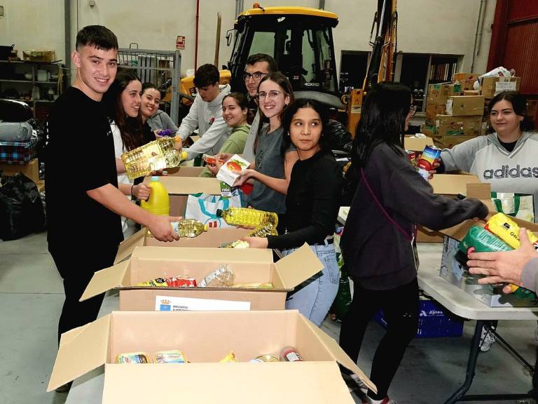 La pasada madrugada se enviaron desde Burriana cinco autobuses con destino a la provincia de Valencia en coordinación con la Plataforma de Voluntarios y la GVA.