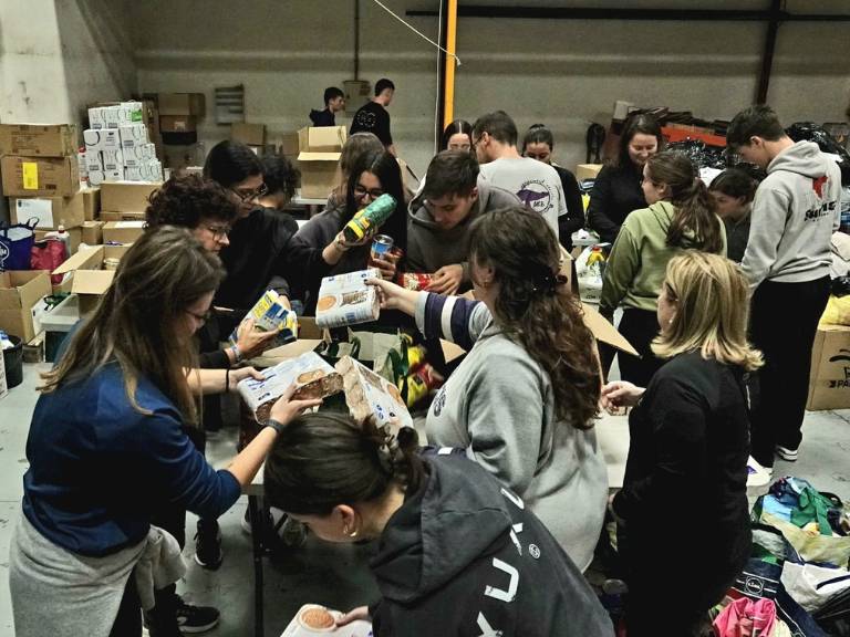 La pasada madrugada se enviaron desde Burriana cinco autobuses con destino a la provincia de Valencia en coordinación con la Plataforma de Voluntarios y la GVA.